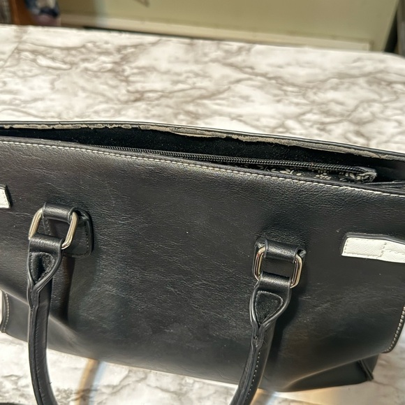 Chic Black and Gray Satchel bag with Structured Design - Picture 4 of 8
